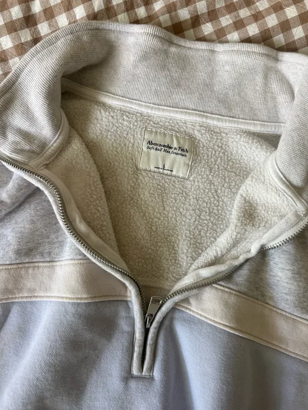 Abercrombie & Fitch Essential Sunday Half-Zip sweatshirt in light blue and grey - Image 2