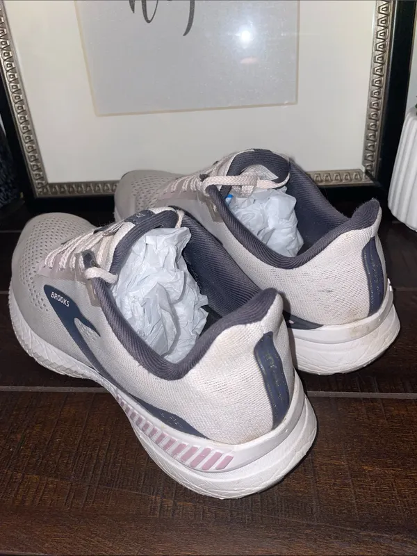 Brooks Launch GTS 8 Women's Running Sneakers Gray & Pink Size 9 - Image 7