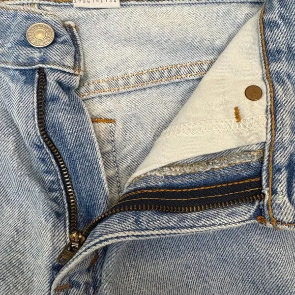 Levis 977‎ Shorts Vintage 80s High Waisted Light Wash Denim Jorts Summer Size 3 - Image 4