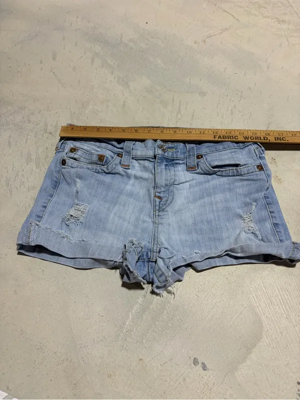 True religion boyfriend Light Blue Denim cutoff Shorts 30 - Image 4