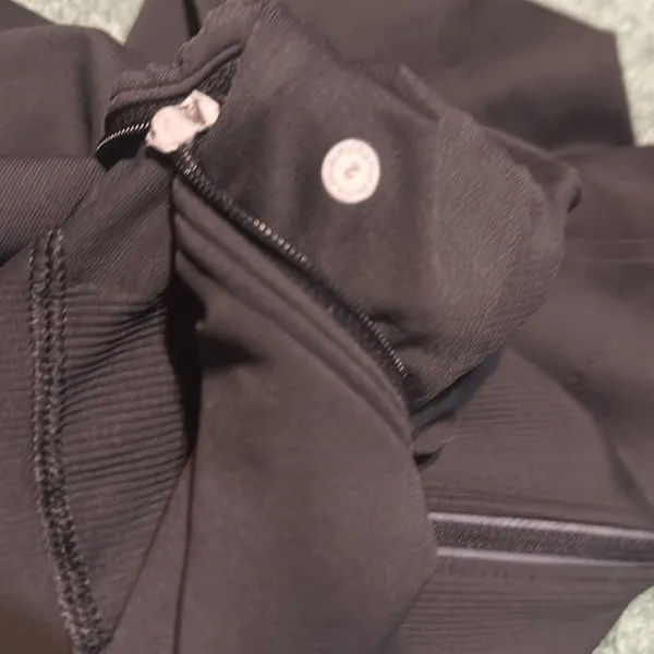 Lululemon Women's Grey and Black Jacket size 2 - Image 4