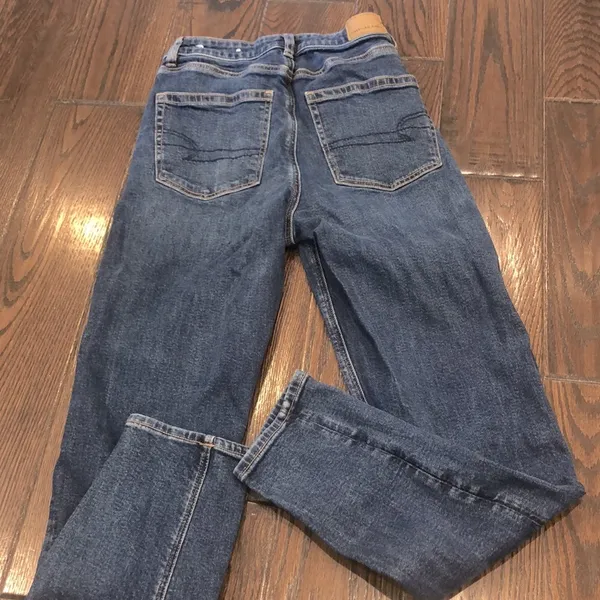 American eagle medium wash MOM jean size 4 long - Image 7