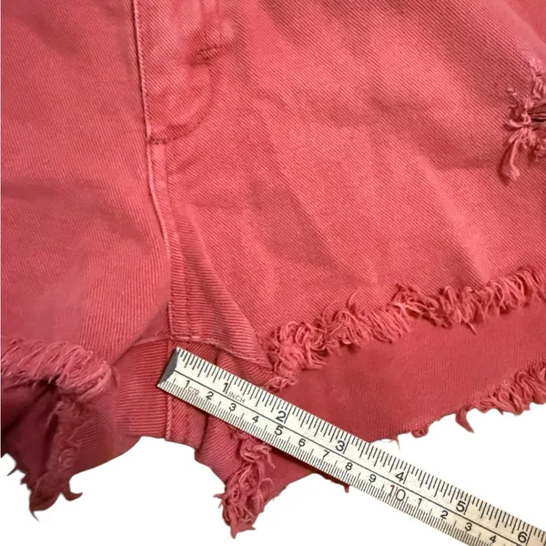 RVCA Women's Faded Red Distressed Raw‎ Hem Jean Shorts Sz 26 - Image 7
