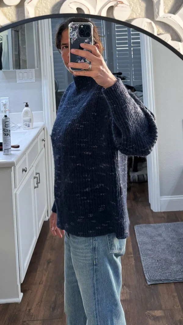 Varley Oversized Sweater - Image 5