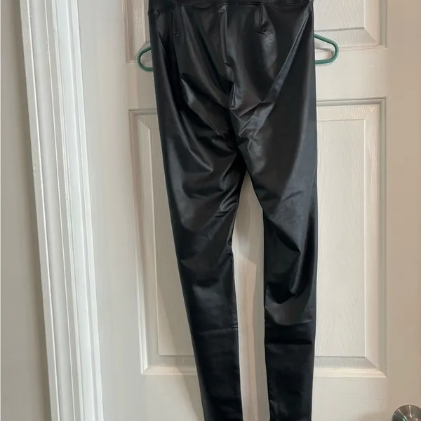 Aerie NWT Black Faux Leather Women’s Leggings - Image 3