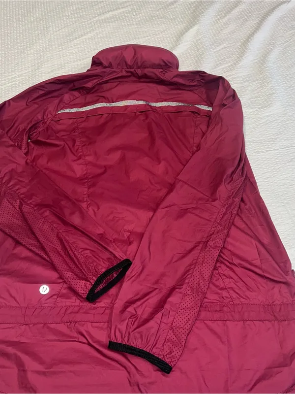 Lululemon burgundy windbreaker jacket 4 women - Image 7