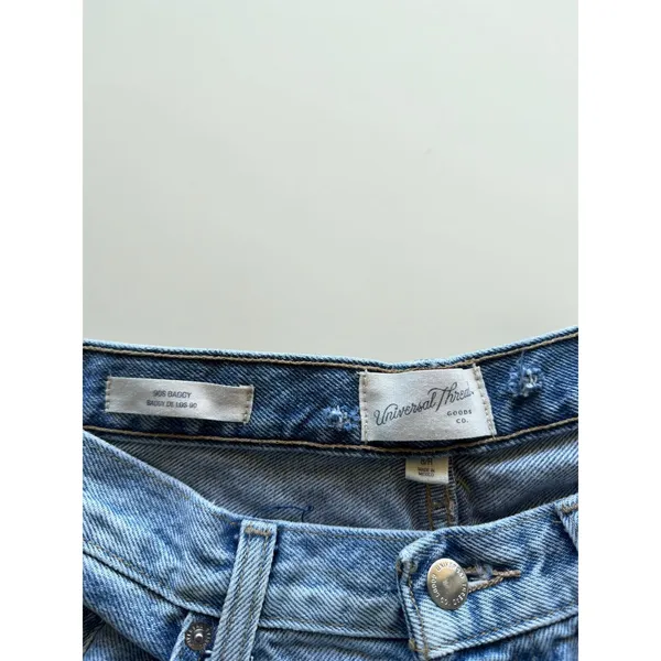 Universal Thread 90s Baggy Distressed Jeans Womens 8/29R Blue High Rise - Image 4