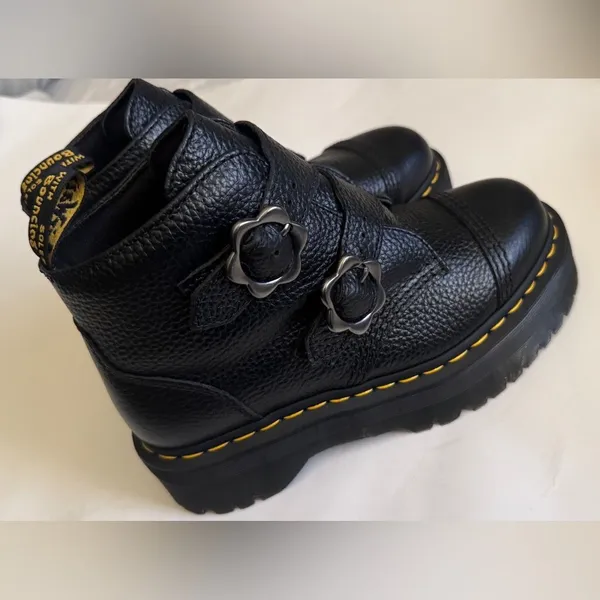 Dr. Martens Women's Devon Flower Buckle Black Leather Platform Boots Size 7 - Image 4
