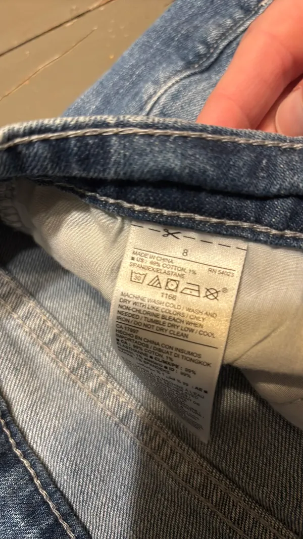 Old Navy Boyfriend Jean Shorts - Image 3