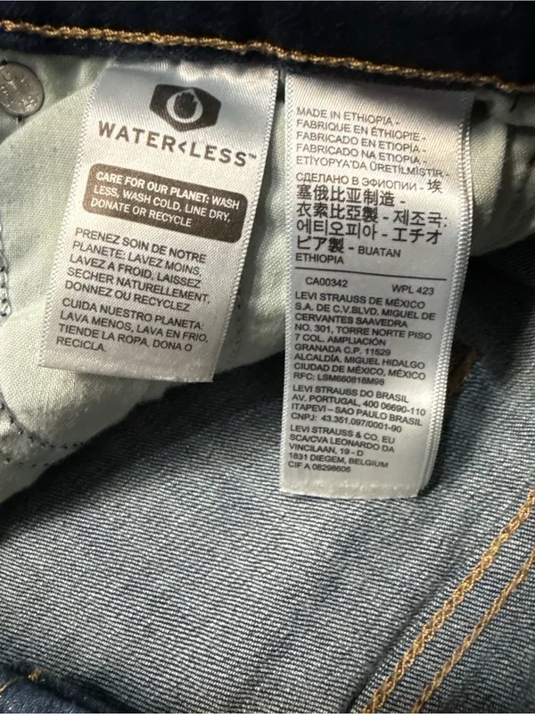 Levi’s Classic Bootcut Dark Wash Jeans Size 6 | Flattering Fit - Image 8