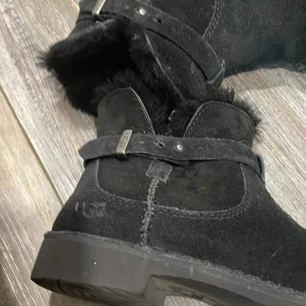 UGG Women's Elisa Suede Short Ankle Boots size 5.5 - Image 6