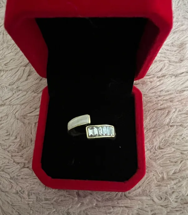 Gorgeous Golden Embellished Statement Adjustable Ring Size 7 - Image 2