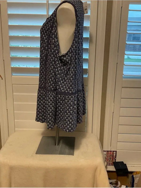 Cato Blue and White Patterned Sleeveless Top - Image 4