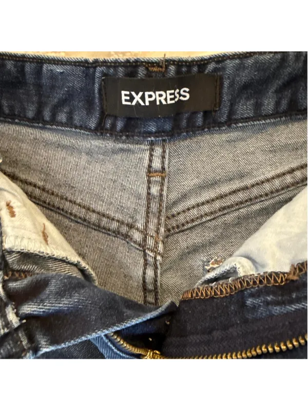 Express Dark wash denim shorts Size 00 94% cotton 4% polyester See photos for - Image 4
