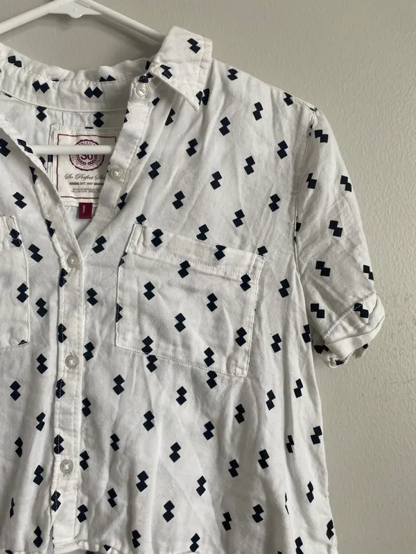 SO Patterned Button Up Top - Image 2