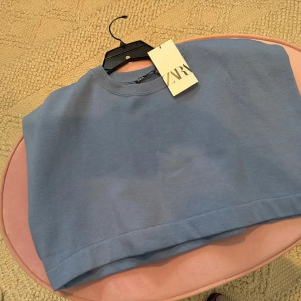 Zara Blue Cropped Crewneck Sweatshirt - Image 3