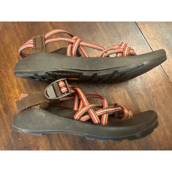 Chacos women's Zx/s classic red sandals size 7 - Image 2