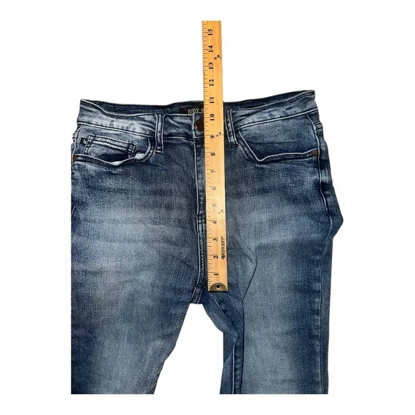 Judy Blue High Waisted‎ Raw Hem Relaxed Fit Cropped Denim, Size 7/28 - Image 8