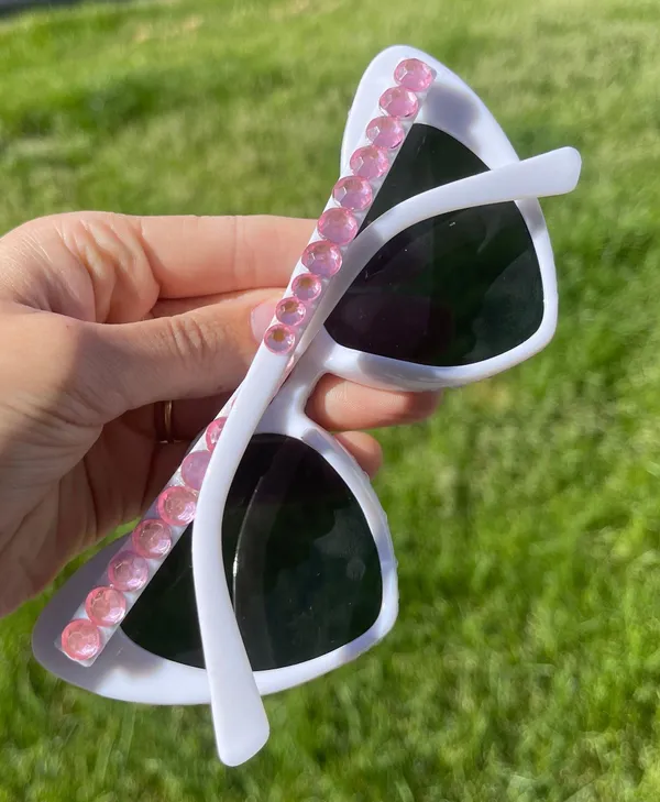 Bride To Be Sunglasses White - Image 3