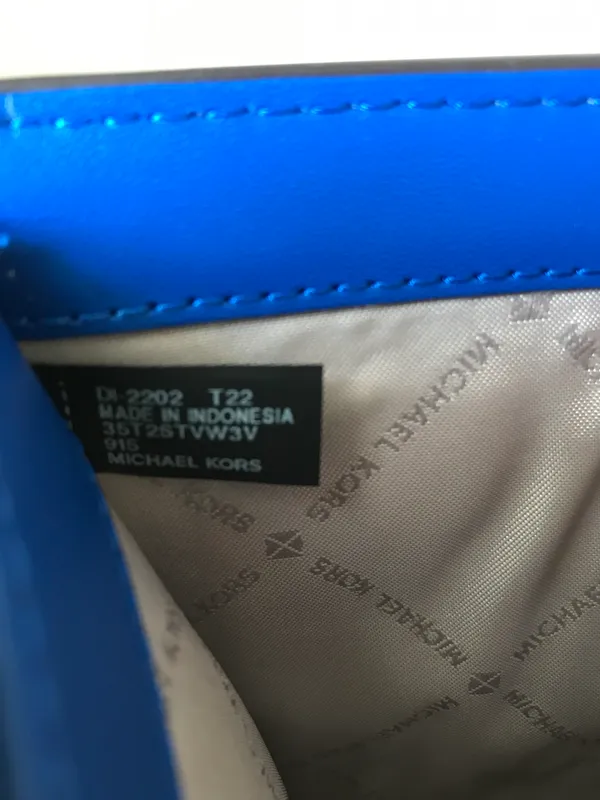 Michael Kors Wallet - Image 7