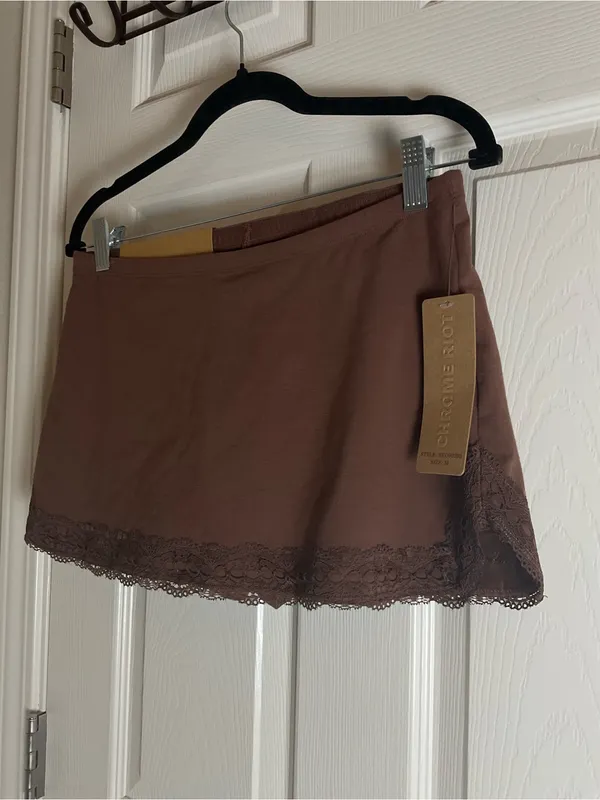 NWT Skort Chrome Riot Brown Lace Trim Skort Size M – Soft & Stretchy - Image 3