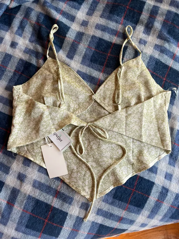 Open Back Floral Blouse Crop Top - Image 3