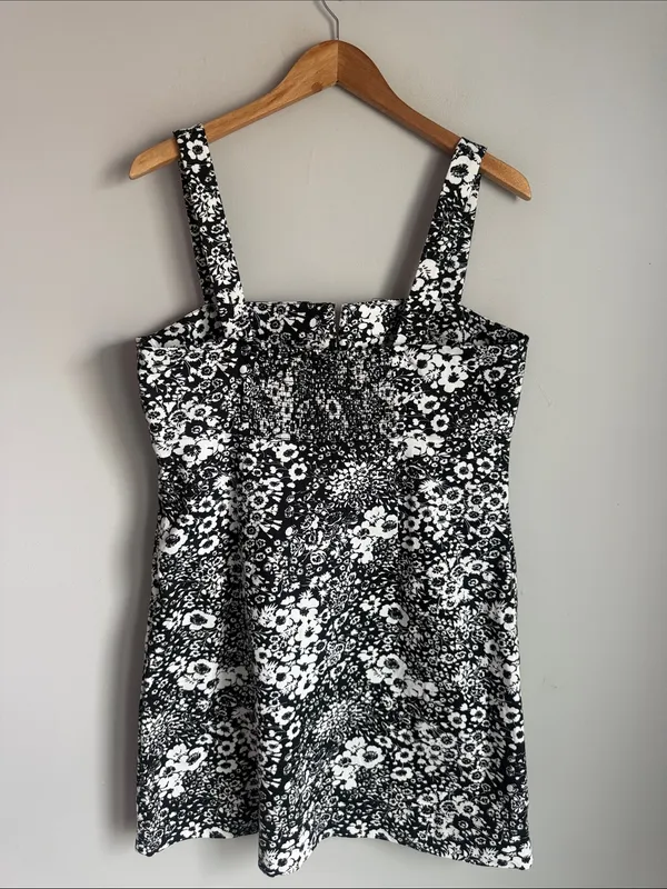 Tuckernuck Hyacinth House Black & White Denim Floral Gaia Mini Dress Large - Image 4