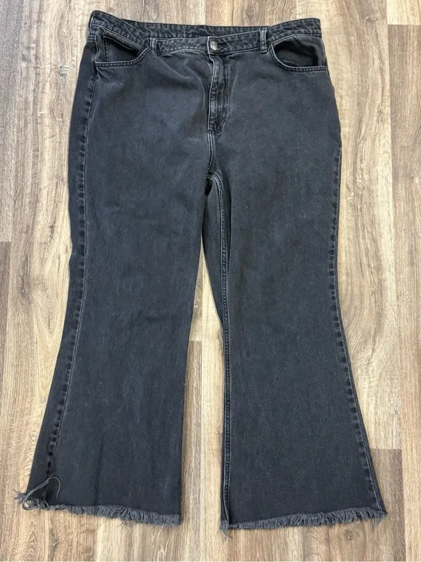 Reclaimed Vintage Black Raw Hem Flare Jeans Women’s 38 (22) - Image 2