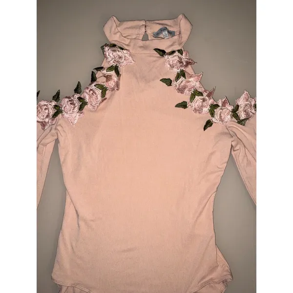 Sz Small '90s Vibe Pink Flower Applique Bodysuit Cold Shoulder - Image 2