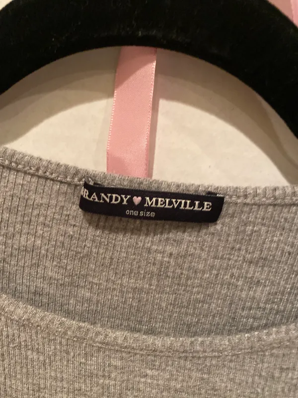 Brandy Melville Gray Quarter Sleeve Top - Image 3