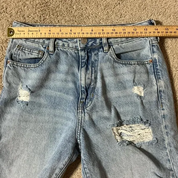 PacSun Mom Jeans Light Wash‎ Distressed High Waisted Denim Blue Size 26 - Image 5