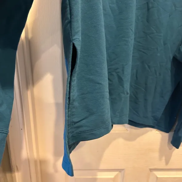 Nike Yoga Dri-FIT Wmns Large Teal Oversized Long Sleeve Top Gold Glitter Swoosh‎ - Image 4