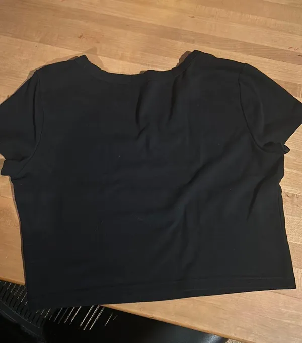 Plain Black Target Cropped T-shirt - Image 2
