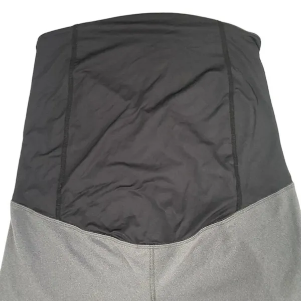 Isabel Maternity‎ By Ingrid & Isabel Gray Black Medium cropped athletic leggings - Image 5