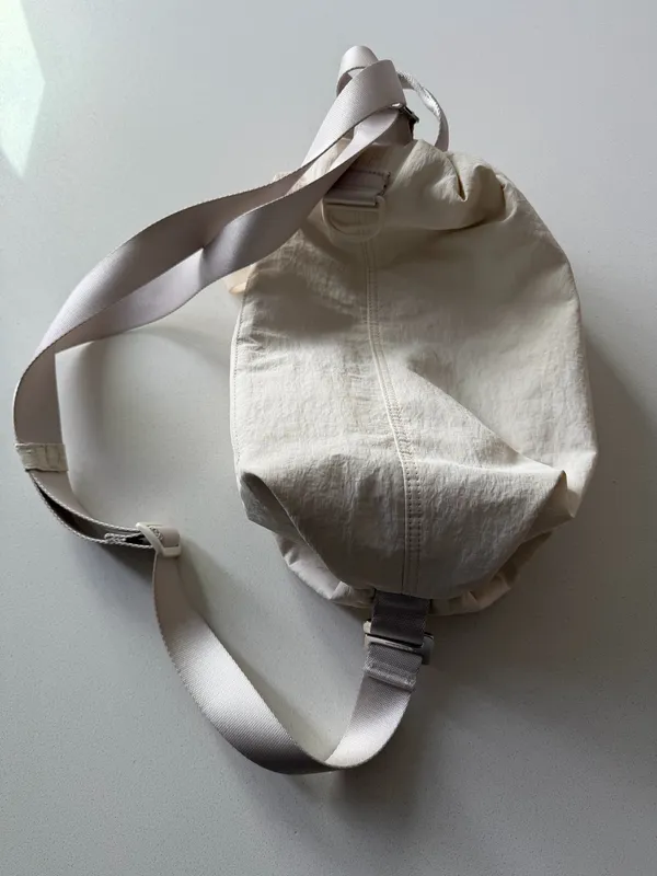 Lululemon Fast Track Bag 2.0 9L — Light Ivory — Retail $88  - Image 3