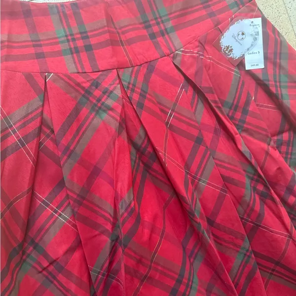 NWT Disney Red Plaid A-Line Skirt S satin taffeta toule christmas 28”waist - Image 4