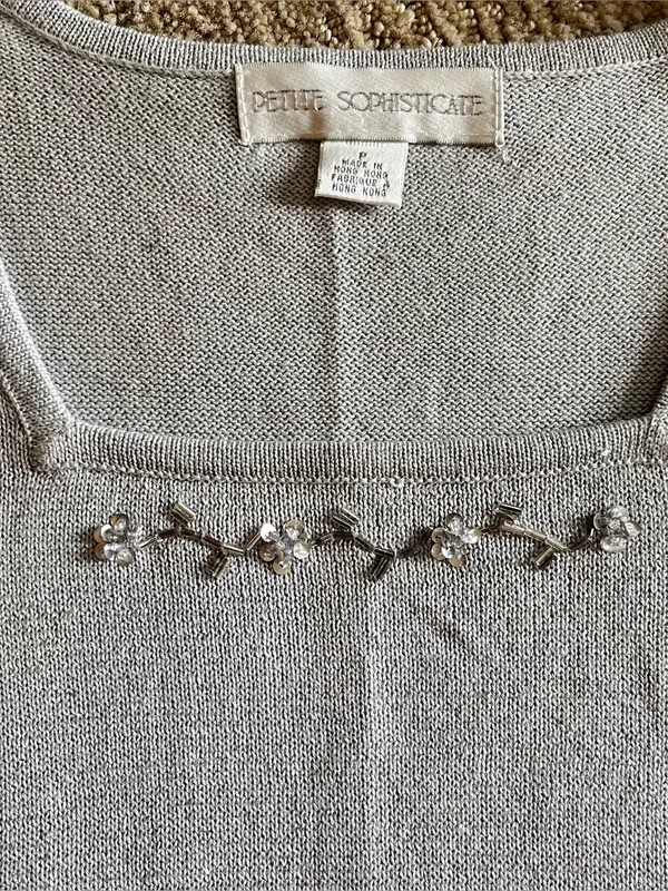 VNTG Petite Sophisticate Gray metallic Silver Sleeveless Knit Top beaded sequin - Image 2