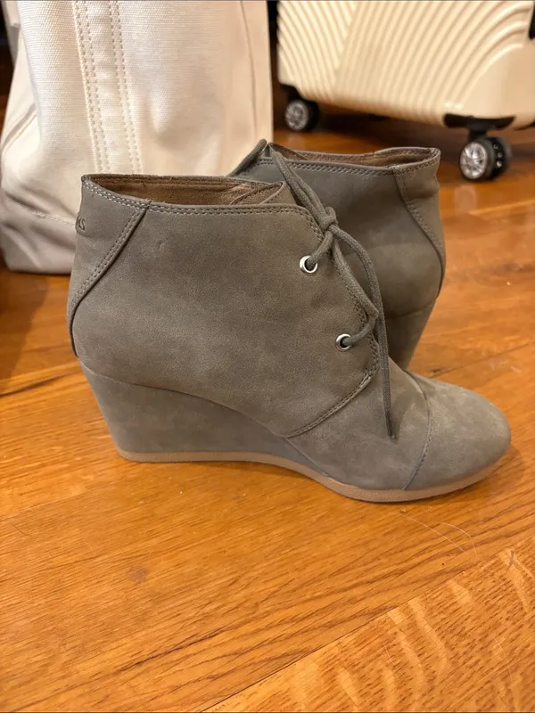 Toms Colette Dark Taupe Lace-Up Ankle Wedge Booties Size 6 - Image 4