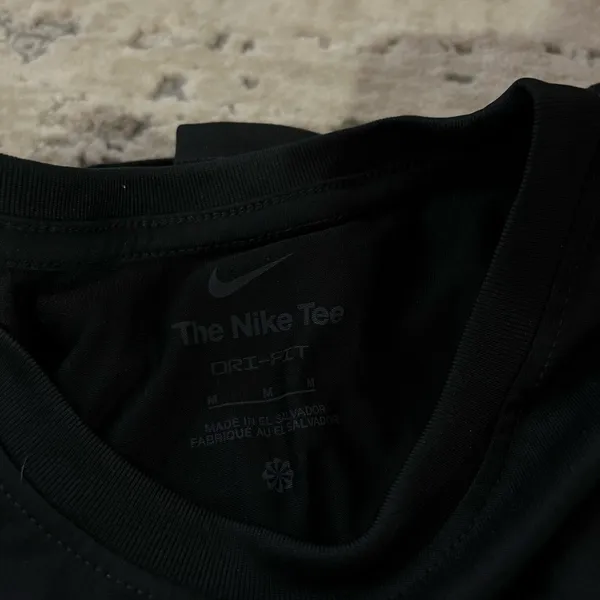 NWT Nike Black Legend Short Sleeve T-Shirt Size Medium - Image 4