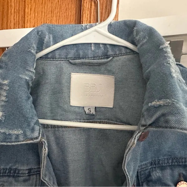NWOT! Trendy Blue Distressed Denim Jacket - Image 4