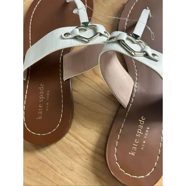 Kate spade white and silver heart thong slippers women’s chase size 7M - Image 5