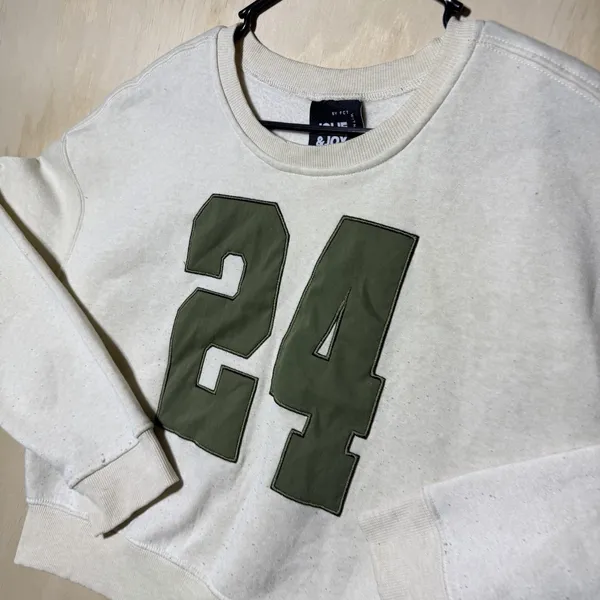 Collegiate Outfitters Jolie & Joy Women XL Cropped Sweatshirt Cream Green 24 Varsity Collegiate - Image 3