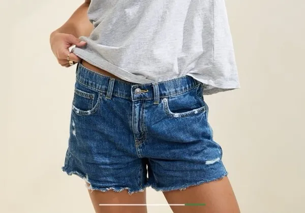 Aerie Daydream Denim Shortie frayed hem elastic back light distressing size L - Image 7