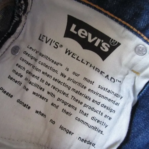 NWT Levi's Wellthread Ribcage Straight Ankle Super High Rise Crop Jeans 25 - Image 4