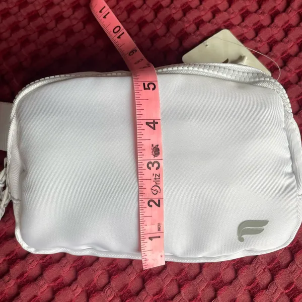 Fabletics The Belt Bag White Waist Pack Crossbody Adjustable Strap NWT OS - Image 9