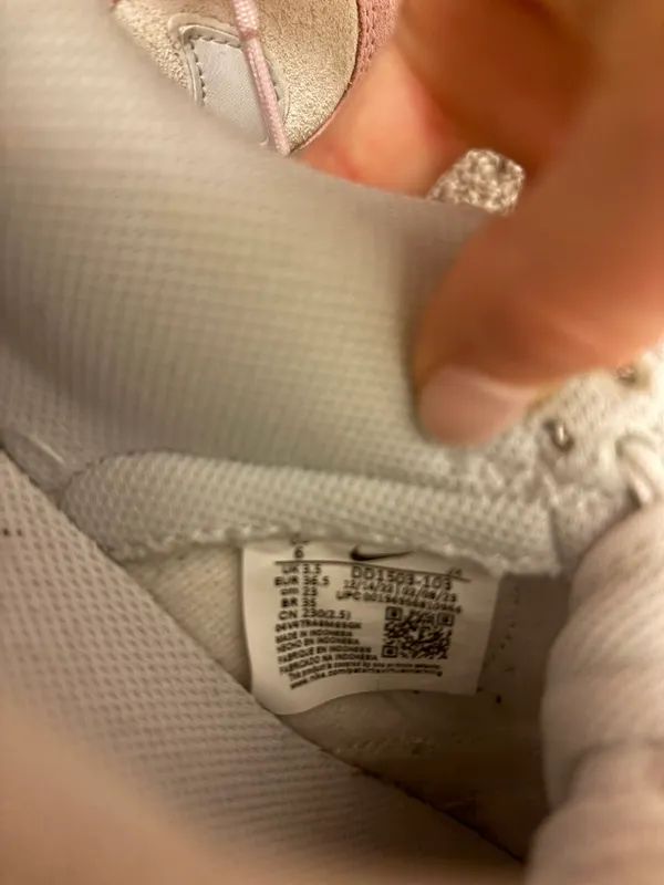 Nike Dunks - Image 6