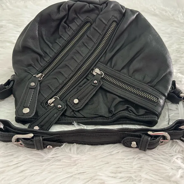 Junior Drake Black Leather Zipper‎ Shoulder Bag - Image 6