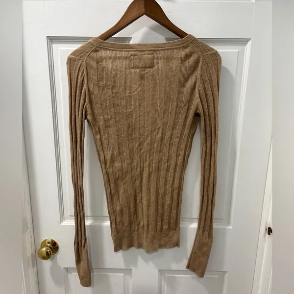 Y2K American Eagle Women’s Sweater Size L Tan Bella Swan Style Mint Condition - Image 4