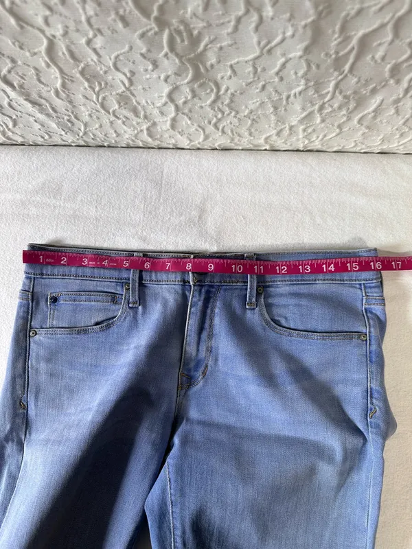 Gap Bermuda Shorts Women's Size 30 Light Blue Classic Denim Soft - Image 10