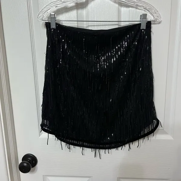 NWT Avec Les Filles Womens Black Sequin Fringe Short‎ Mini Skirt size small - Image 2